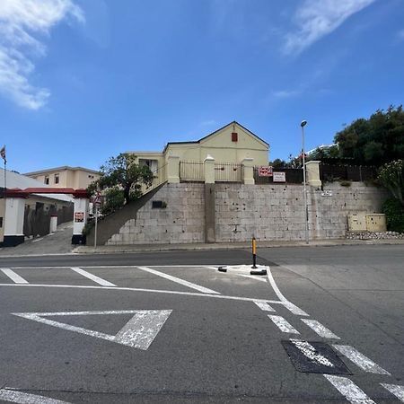 Emile Youth Hostel Gibraltar Eksteriør bilde