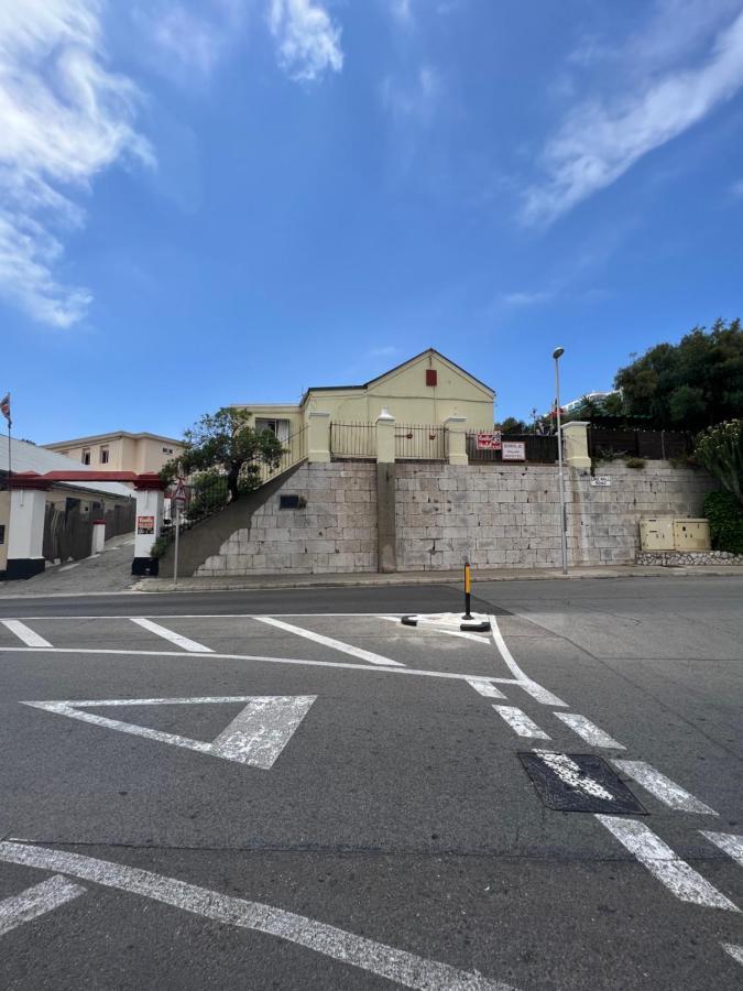 Emile Youth Hostel Gibraltar Eksteriør bilde