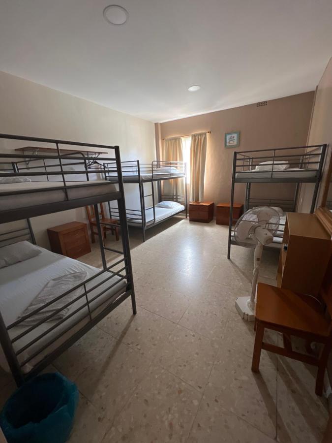 Emile Youth Hostel Gibraltar Eksteriør bilde